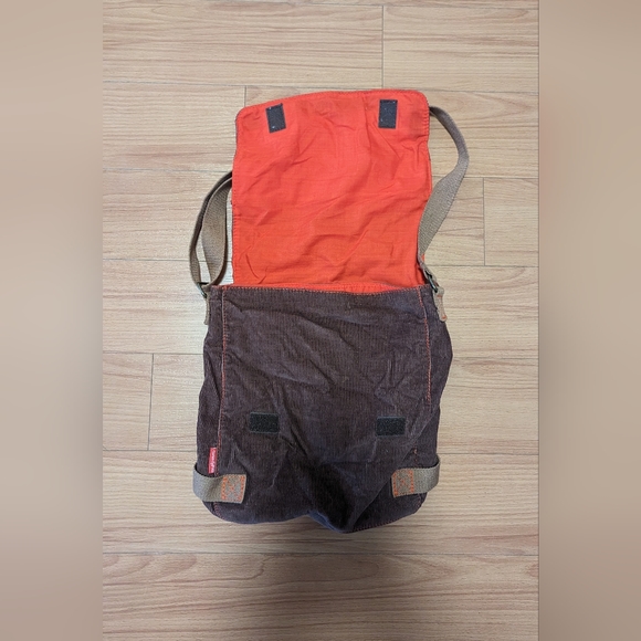 New American Eagle Messenger Bag - Picture 3 of 4